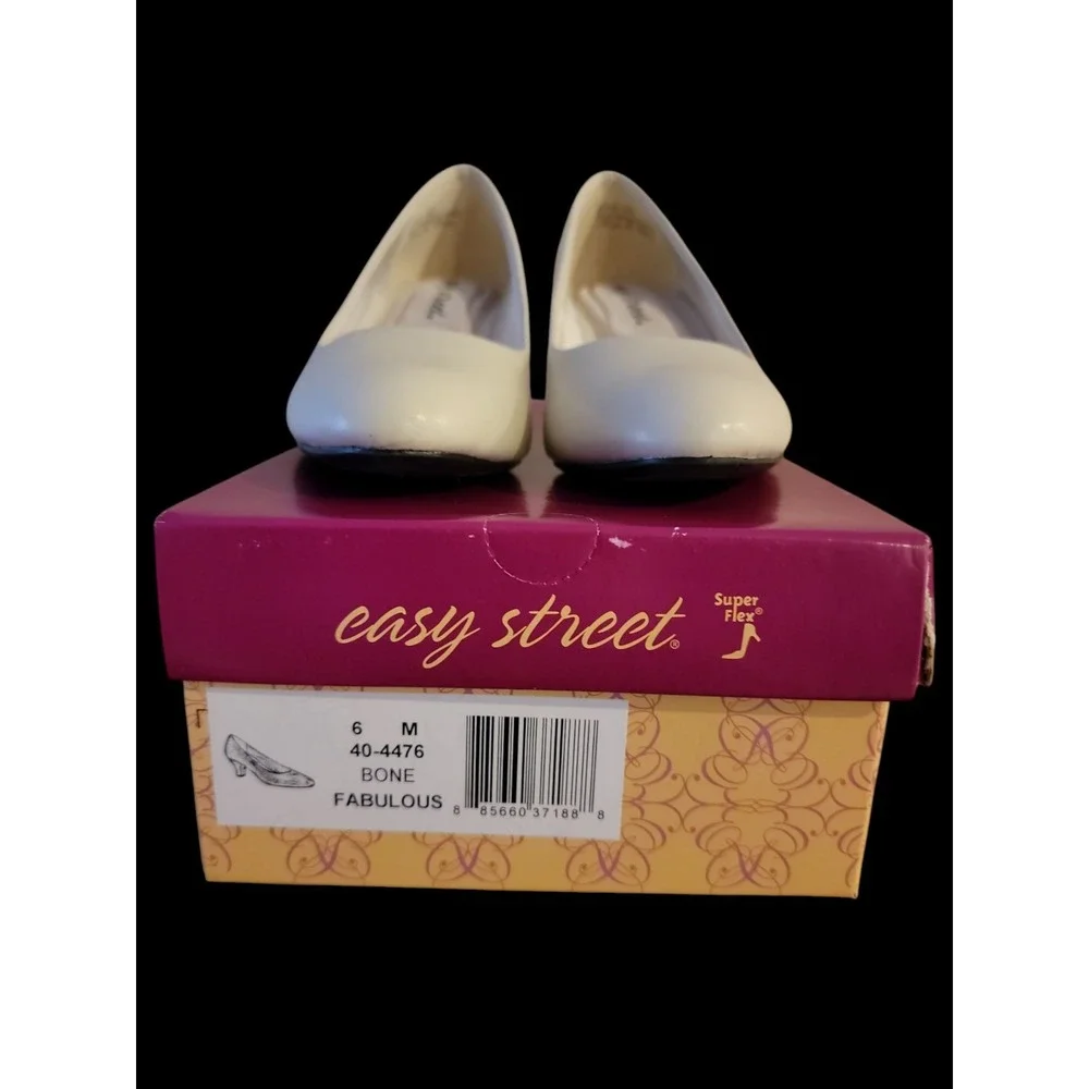 Easy Street Fabulous Pumps Bone Size 6 M 40-4476 EUC